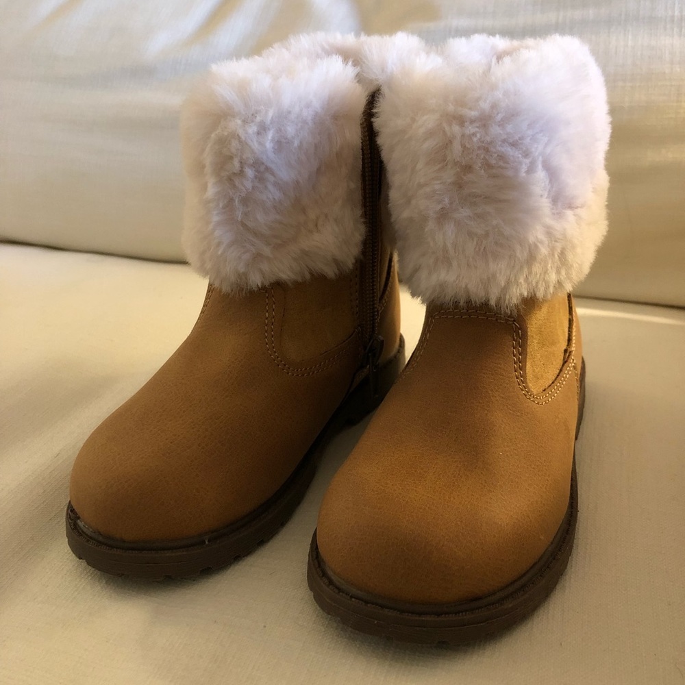 NWOT Kids Faux Shearling Boots